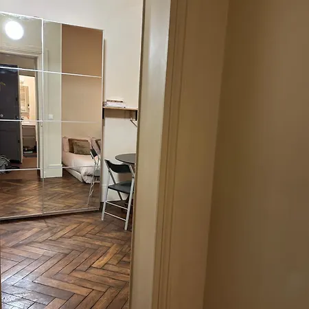 Typiquement Parisien Cosy Apartment Paris